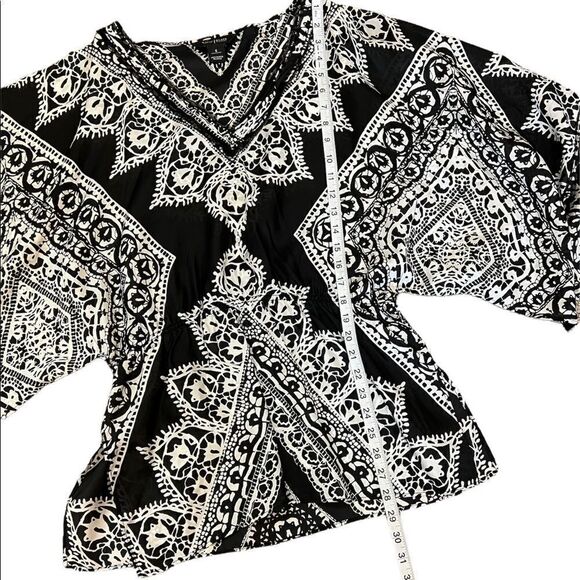 NWOT WHIT HOUSE BLACK MARKET 100% Silk Loose Fit Paisley Print Boho Top S - Picture 7 of 11